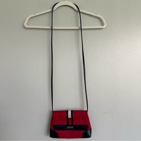 Tommy Hilfiger iconic flag stripe crossbody mini bag - Picture 2 of 10